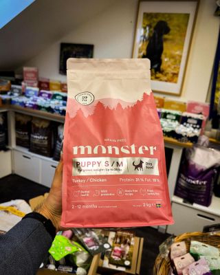 ✨ Pro naše malá chlupatá torpéda! ✨ Granule Monster Puppy S/M – krůta & kuře jsou přesně to, co štěňátka potřebují pro...