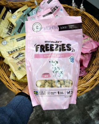 🥩 Hovězí Freezies – 100% sušené masíčko bez zbytečností, ideální jako voňavá odměna nebo malá svačinka na cesty. Lehký,...